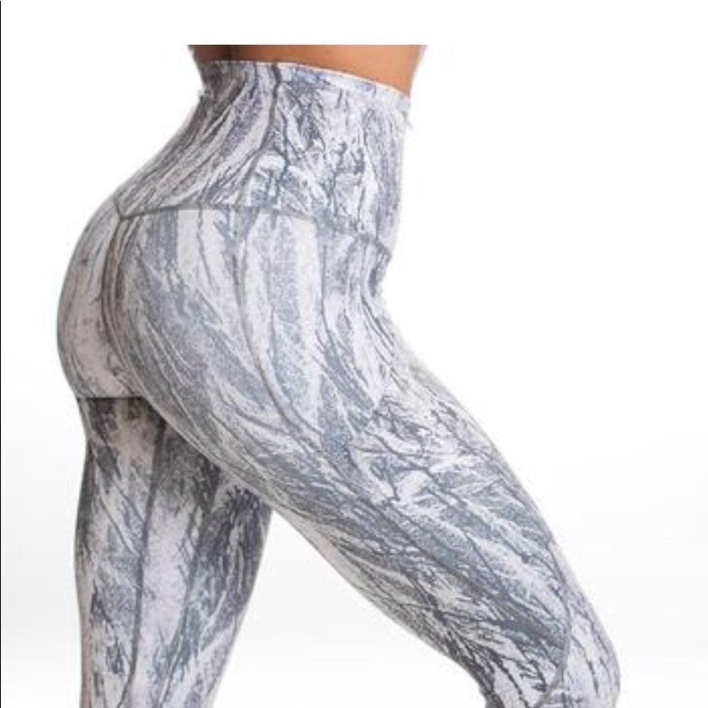 Ptula leggings size small